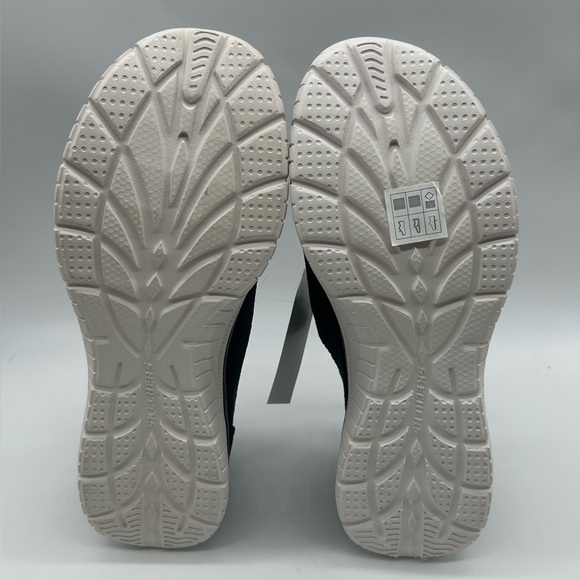 Skechers Swift Fit Hands Free Sneakers Black Size 8 NWT - Picture 9 of 11